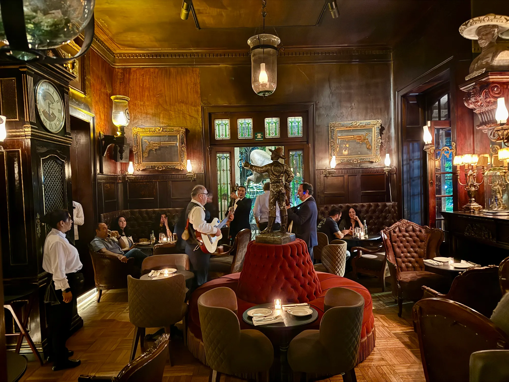 Gran Cantina Filomeno — Bubbles, Broth & a Bit of Old-School Magic