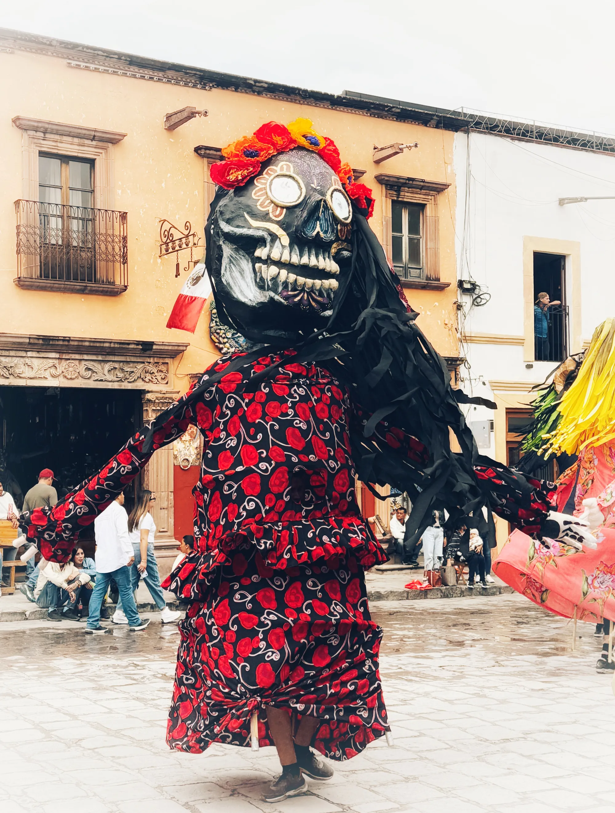 Dancing Mojiganga