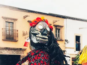 Dancing Mojiganga