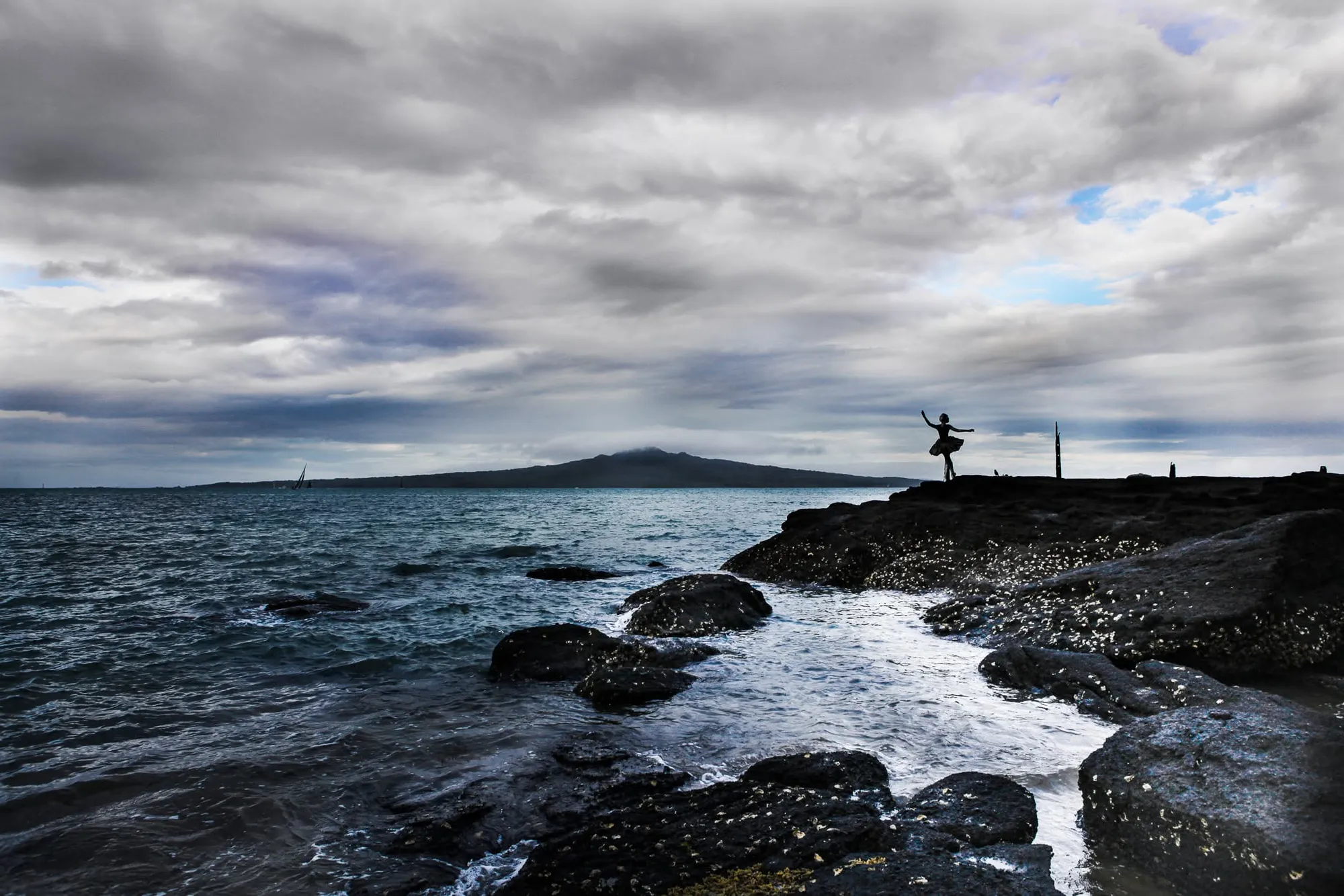 Wave to Rangitoto