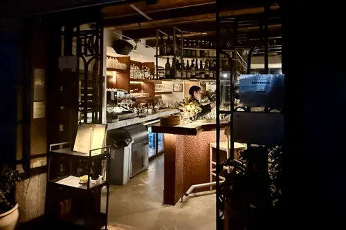 Lotti: Follow the Chef, Find the Shrimp