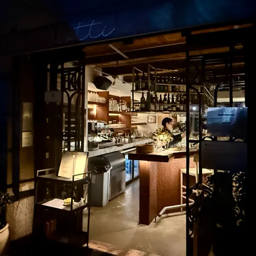 Lotti: Follow the Chef, Find the Shrimp