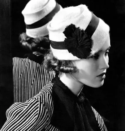 Mary-Taylor-By Horst P Horst- Aermican Vogue 1935