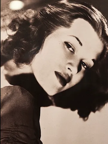 Photograph from Aunt Mimsy: The Cecil Beaton / Vogue Years