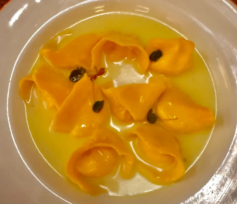 Pasta, Vinilos y One Very Good Ravioli — Zimo, Mexico City