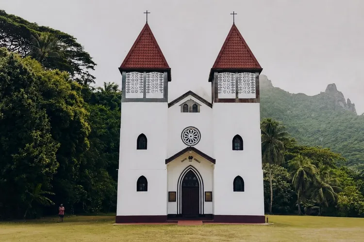 The Churches of Moorea & Tahiti